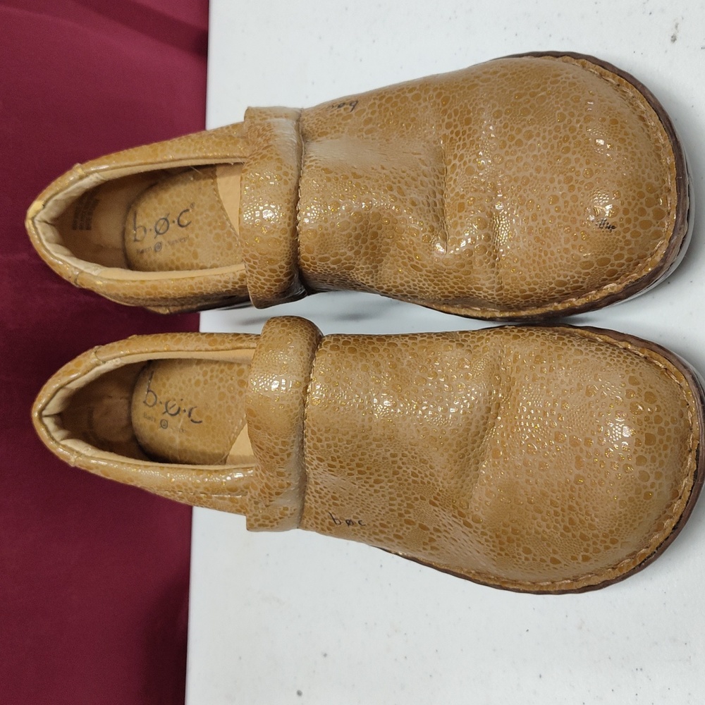 B.o.c women's clogs
